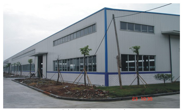 彩钢板厂房，利用彩钢板等材料制作安装成的厂房